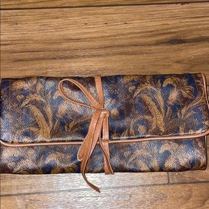 Oscar de la Renta make up bag